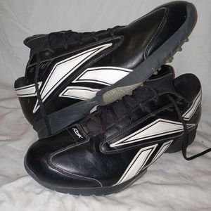 Men's 18 wide football shoes